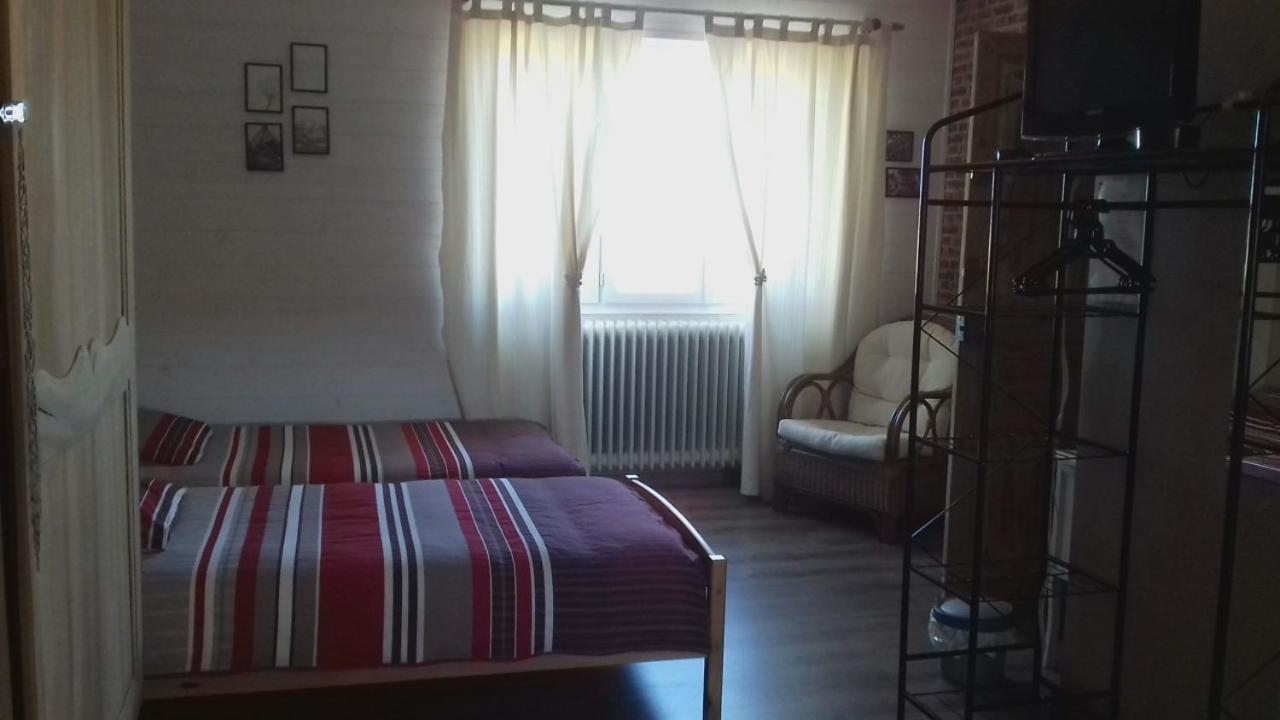 Bed and Breakfast Entre Marais Et Gatine Saint-Pompain Екстер'єр фото